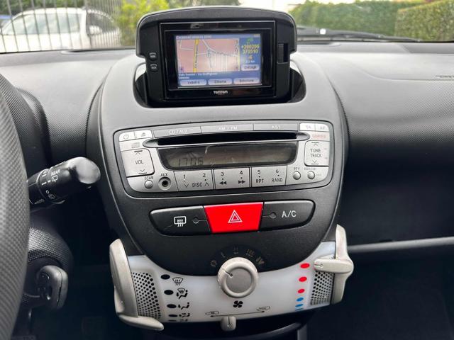 TOYOTA Aygo usata, con Sistema di navigazione
