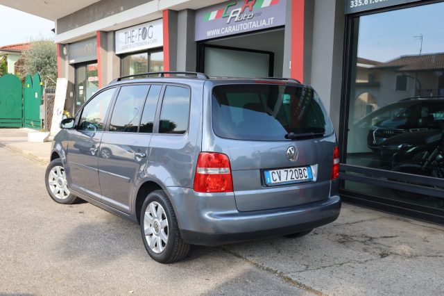VOLKSWAGEN Touran usata, con Cerchi in lega