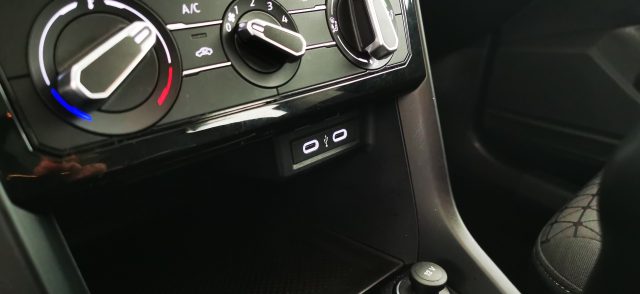 VOLKSWAGEN T-Cross usata 61