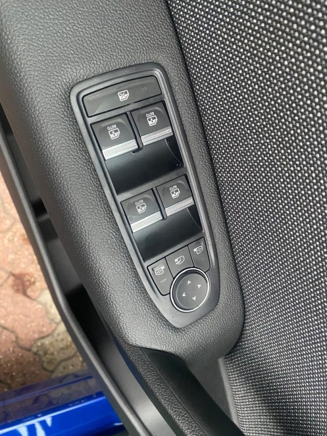 RENAULT Captur usata, con Servosterzo