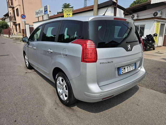 PEUGEOT 5008 usata, con Airbag laterali