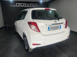 TOYOTA Yaris usata, con Autoradio