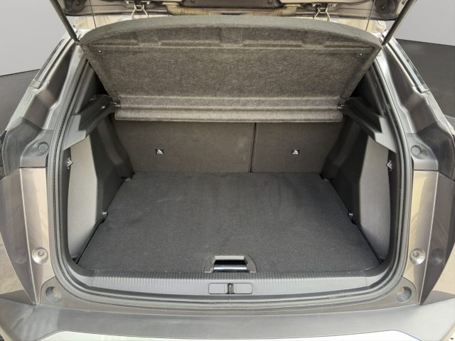 PEUGEOT 2008 usata, con Sensori di parcheggio posteriori