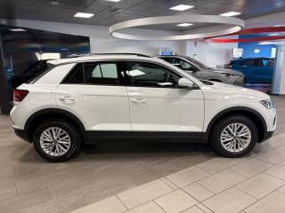VOLKSWAGEN T-Roc usata, con USB