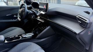 PEUGEOT 2008 usata, con USB
