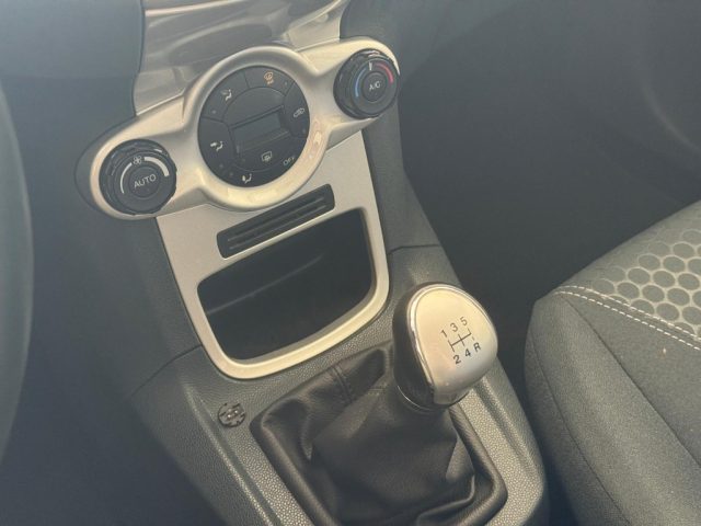 FORD Fiesta usata, con Specchietti laterali elettrici