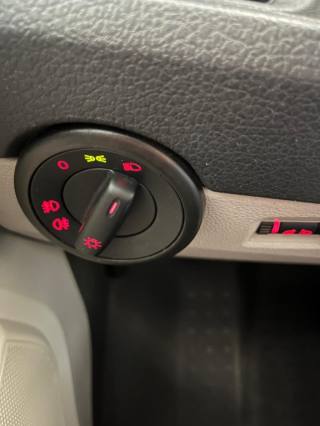 VOLKSWAGEN Caravelle usata, con MP3