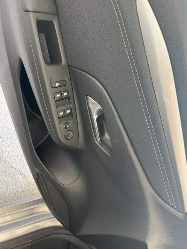 OPEL Corsa usata, con Bluetooth