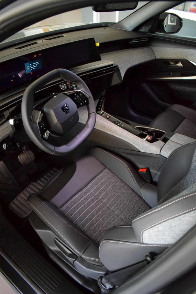 PEUGEOT 3008 usata, con Airbag laterali
