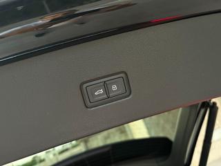 AUDI Q8 usata, con Freno di stazionamento elettrico