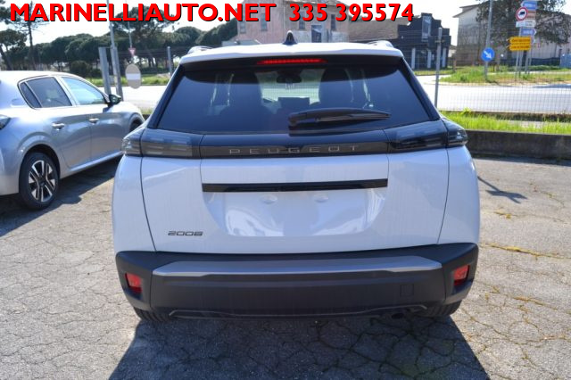 PEUGEOT 2008 usata, con Sensori di parcheggio anteriori
