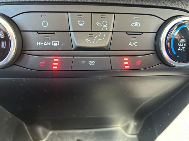 FORD Fiesta usata, con Sedili riscaldati