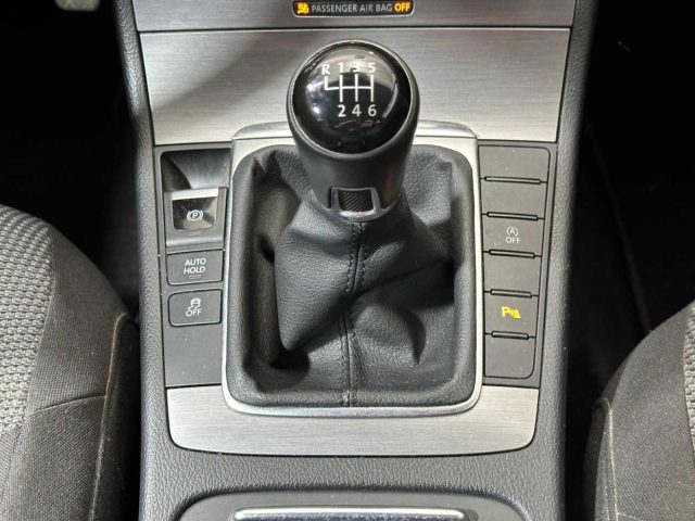VOLKSWAGEN Passat usata 23