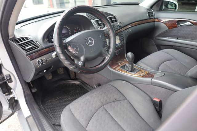 MERCEDES-BENZ E 220 usata, con Lettore CD
