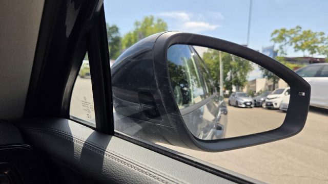 VOLKSWAGEN Tiguan usata, con Leve al volante