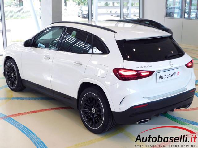 MERCEDES-BENZ GLA 200 usata, con Leve al volante