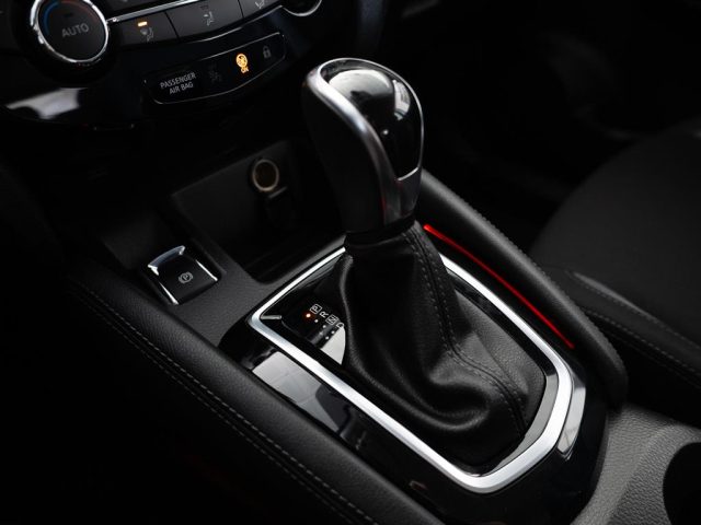NISSAN Qashqai usata, con Volante in pelle