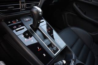 PORSCHE Macan usata, con Fari LED