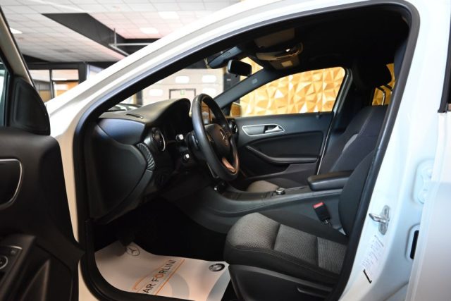 MERCEDES-BENZ GLA 180 usata 24