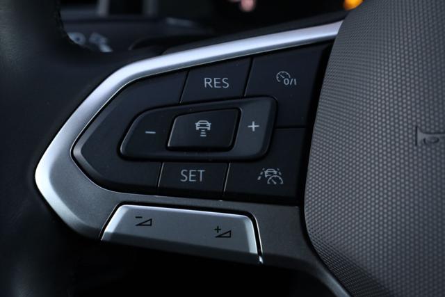 VOLKSWAGEN Taigo usata, con USB