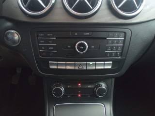 MERCEDES-BENZ B 180 usata, con Specchietti laterali elettrici