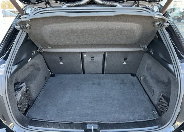 MERCEDES-BENZ GLA 220 usata, con Servosterzo