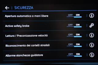 PEUGEOT 208 usata, con Autoradio digitale