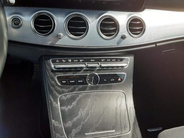 MERCEDES-BENZ E 220 usata, con Chiusura centralizzata