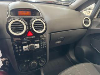 OPEL Corsa usata, con Climatizzatore