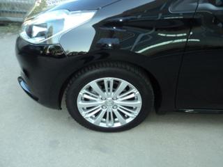 PEUGEOT 208 usata, con Airbag laterali