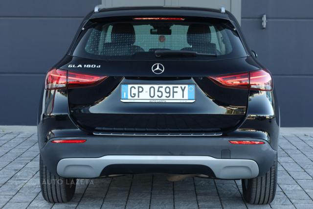 MERCEDES-BENZ GLA 180 usata, con Touch screen