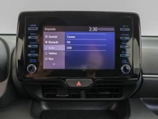 TOYOTA Yaris usata, con Volante multifunzione