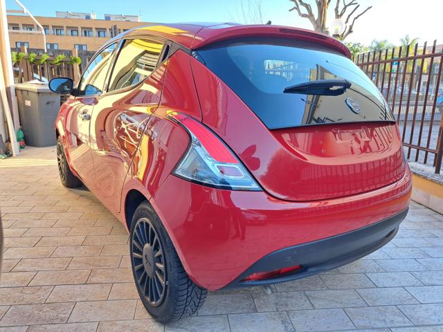 LANCIA Ypsilon usata, con Autoradio