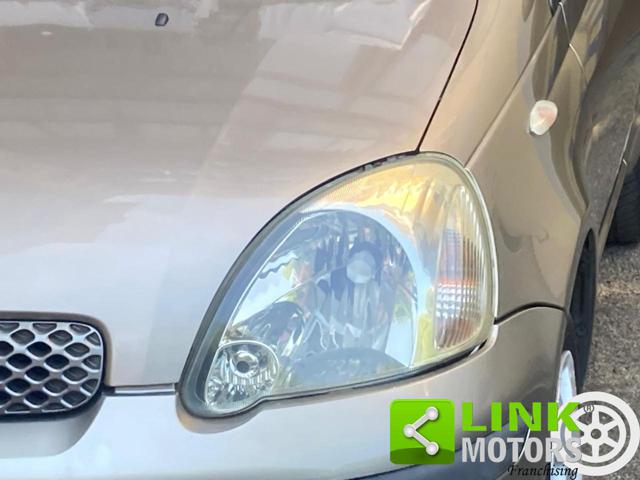 TOYOTA Yaris usata, con Sedile posteriore sdoppiato