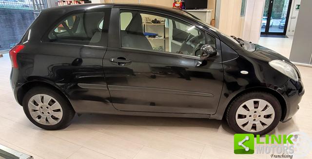TOYOTA Yaris usata 9