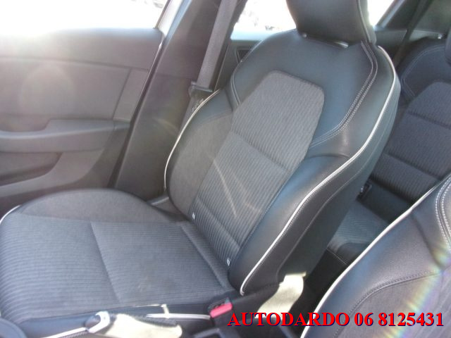 RENAULT Clio usata, con Sensori di parcheggio posteriori