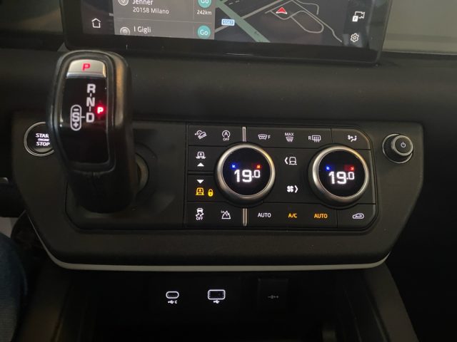 LAND ROVER Defender usata, con Fendinebbia