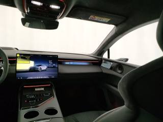 LOTUS Emeya usata, con Fari LED