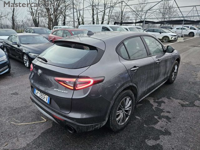 ALFA ROMEO Stelvio usata, con Alzacristalli elettrici