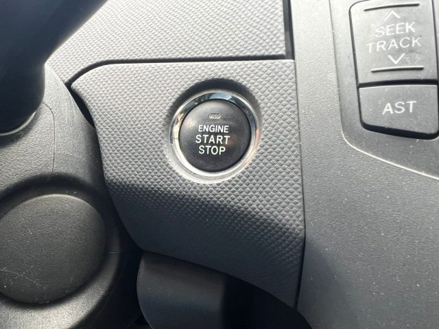 TOYOTA Yaris usata, con Airbag testa