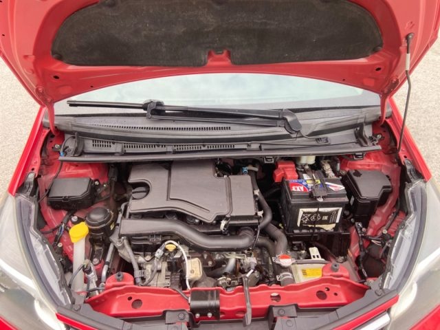 TOYOTA Yaris usata 22