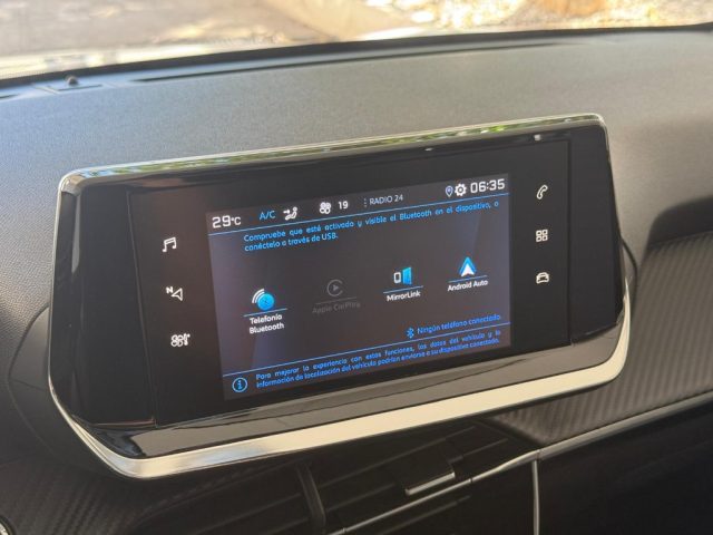 PEUGEOT 208 usata, con Sedile posteriore sdoppiato