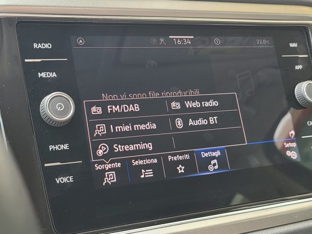 VOLKSWAGEN T-Roc usata, con Autoradio