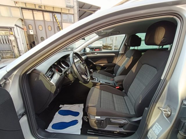 VOLKSWAGEN Passat Variant usata, con Autoradio