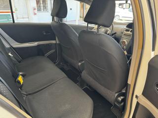 TOYOTA Yaris usata 26