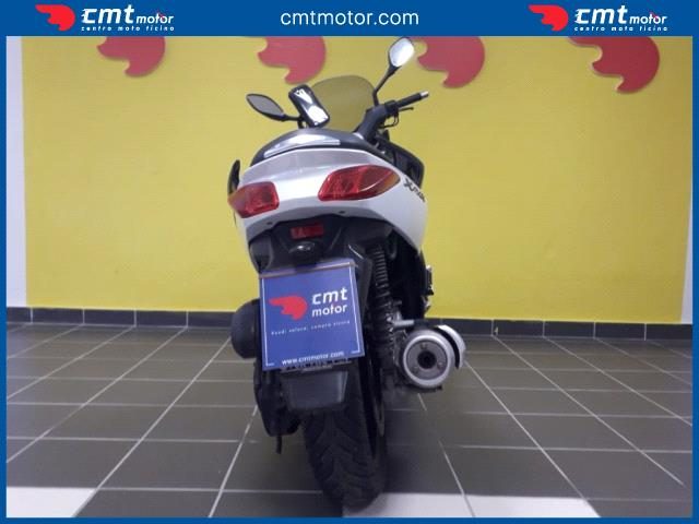 YAMAHA X-Max 250 usata 3