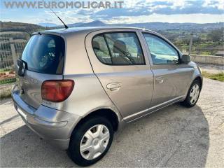 TOYOTA Yaris usata, con Airbag laterali