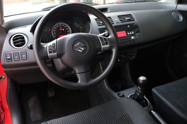 SUZUKI Swift usata, con Sedile posteriore sdoppiato