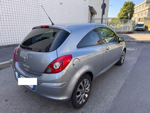 OPEL Corsa usata, con Airbag laterali