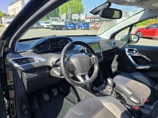 PEUGEOT 2008 usata, con Autoradio